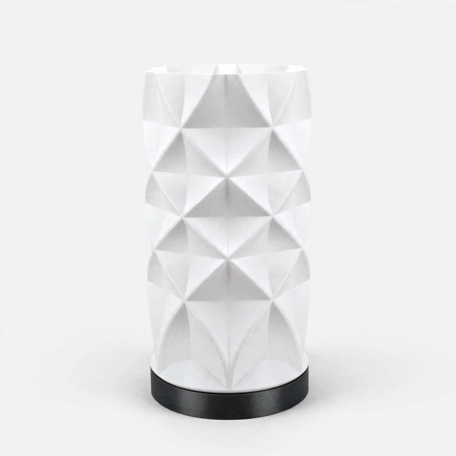 faceted_lamp_studio