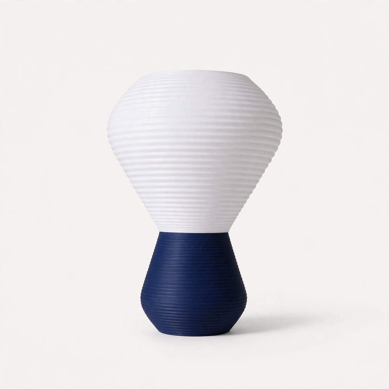 ribbed_vase_lamp_studio